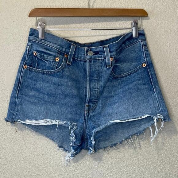 Levi’s 501 Medium Wash Cut Off High Waisted Cotton Denim Shorts Size 27 - Picture 13 of 14
